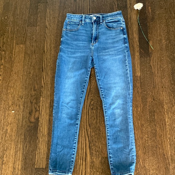 Abercrombie & Fitch. The Super Skinny Ankle. High Rise. Curve Love 25/0S. - Picture 1 of 6
